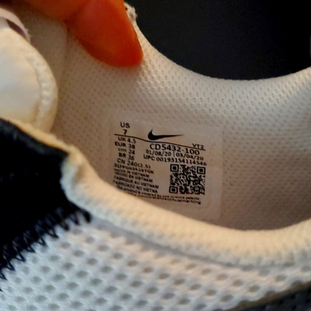 Brand New Womens Nike Air Max Size 7 (NO LONGER HAVE THE BOX) - Picture 7 of 9